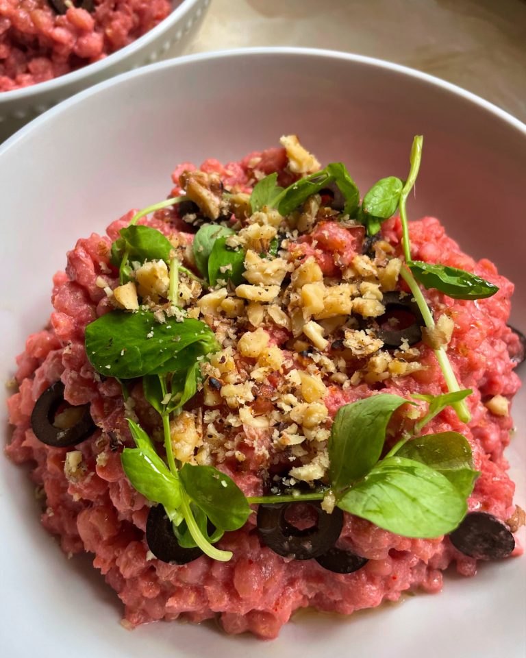 Gourmet salad with grains and vegetables
